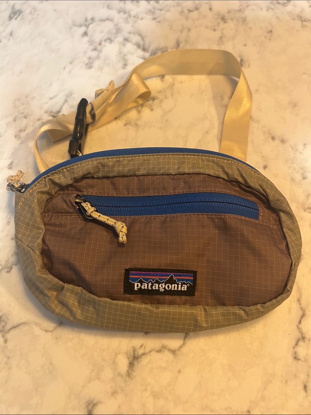 Patagonia ultralight, black hole hip pack